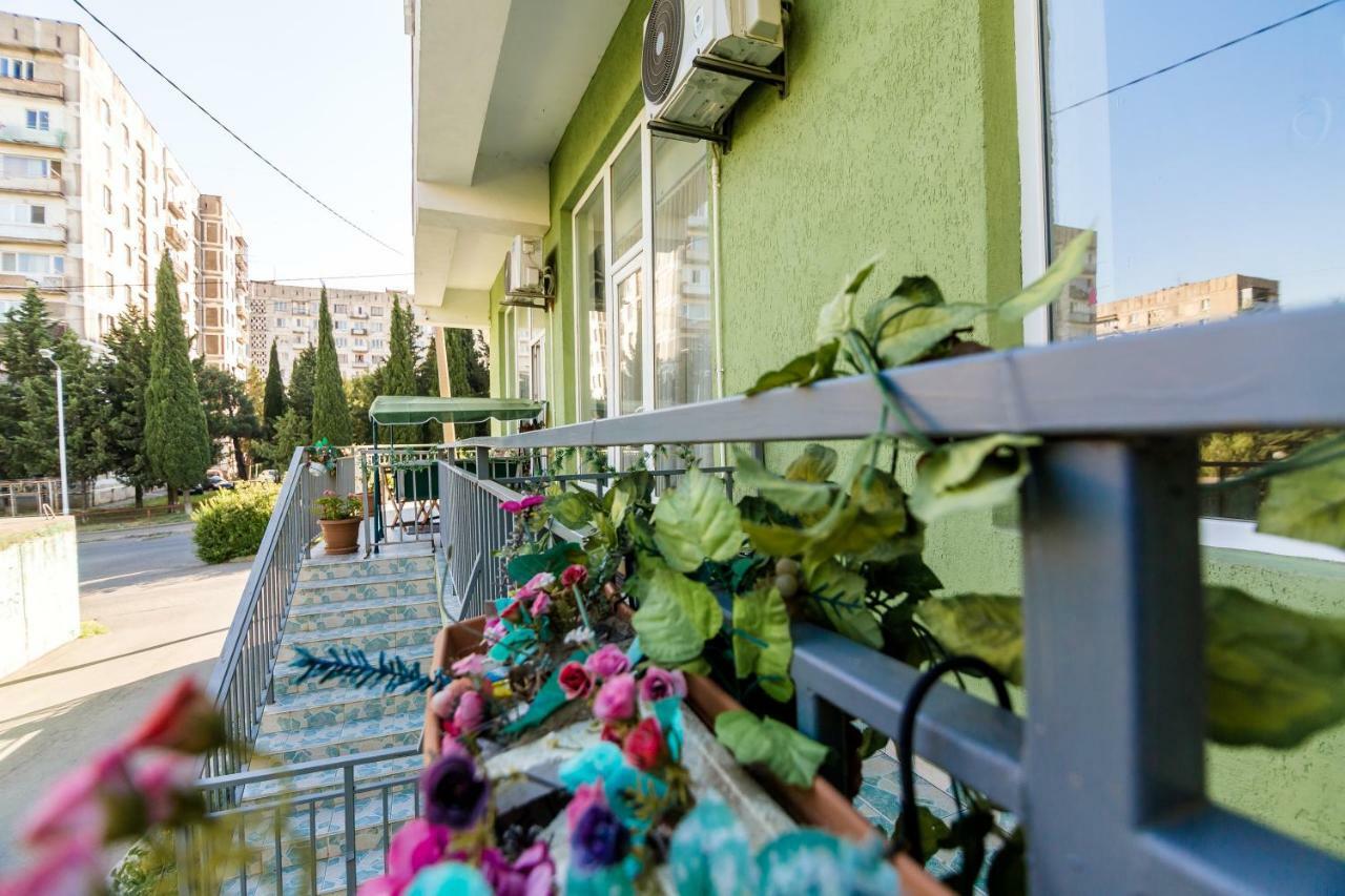 Hotel Makona Tiflis Exterior foto
